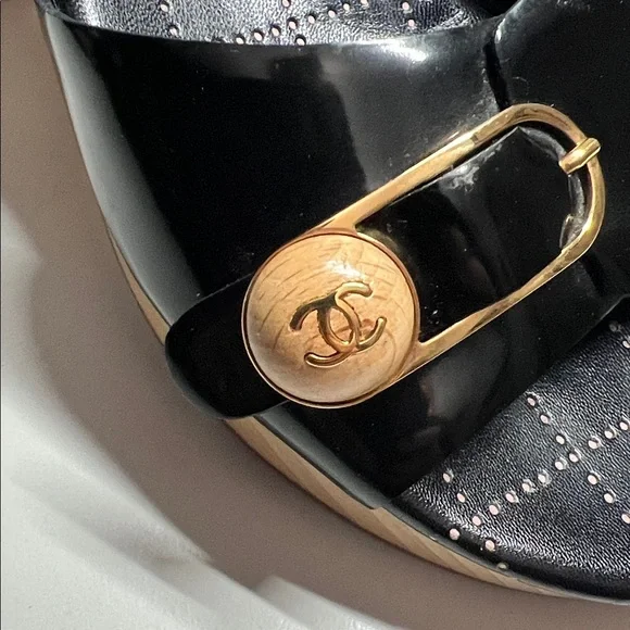 Chanel Patent Leather Wood Mule Wedges Slip On’s Logo Buckle Women's 7.5 B - Picture 7 of 16